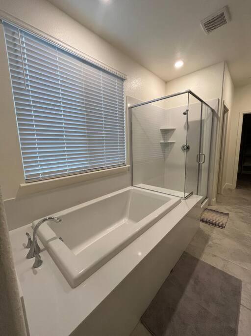 Brand-New, Beautiful & Stylish Home In Sacramento! Ngoại thất bức ảnh
