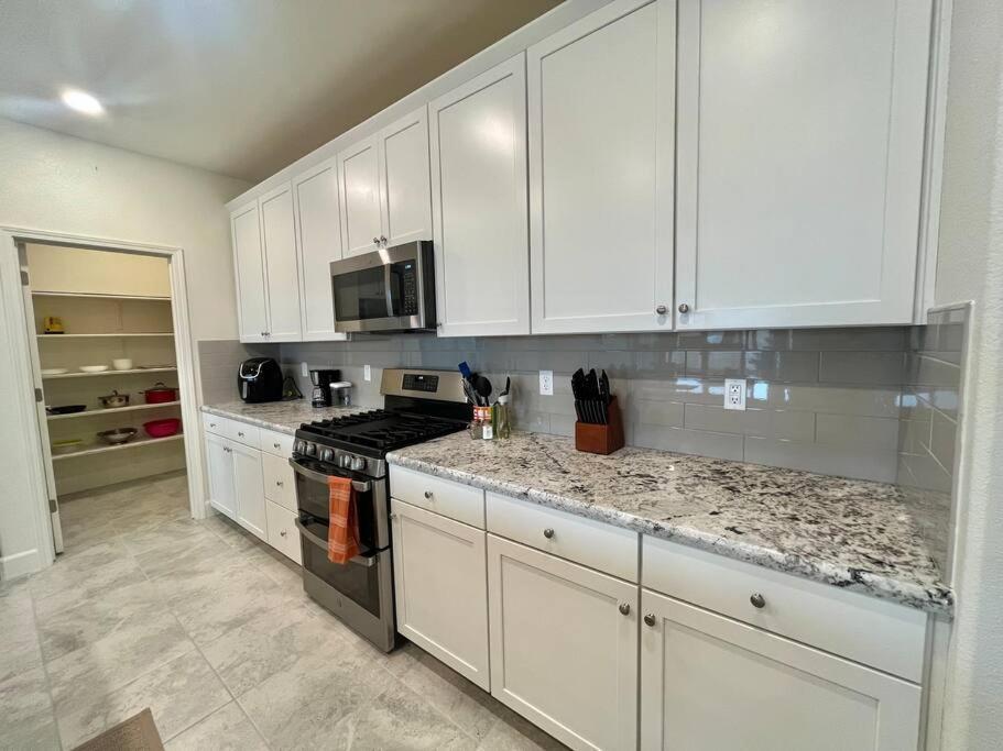 Brand-New, Beautiful & Stylish Home In Sacramento! Ngoại thất bức ảnh